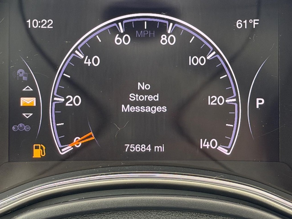 Jeep Grand Cherokee Vehicle Full-screen Gallery Image 21