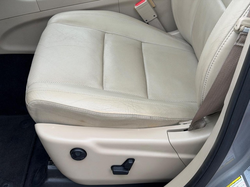 Jeep Grand Cherokee Vehicle Full-screen Gallery Image 23