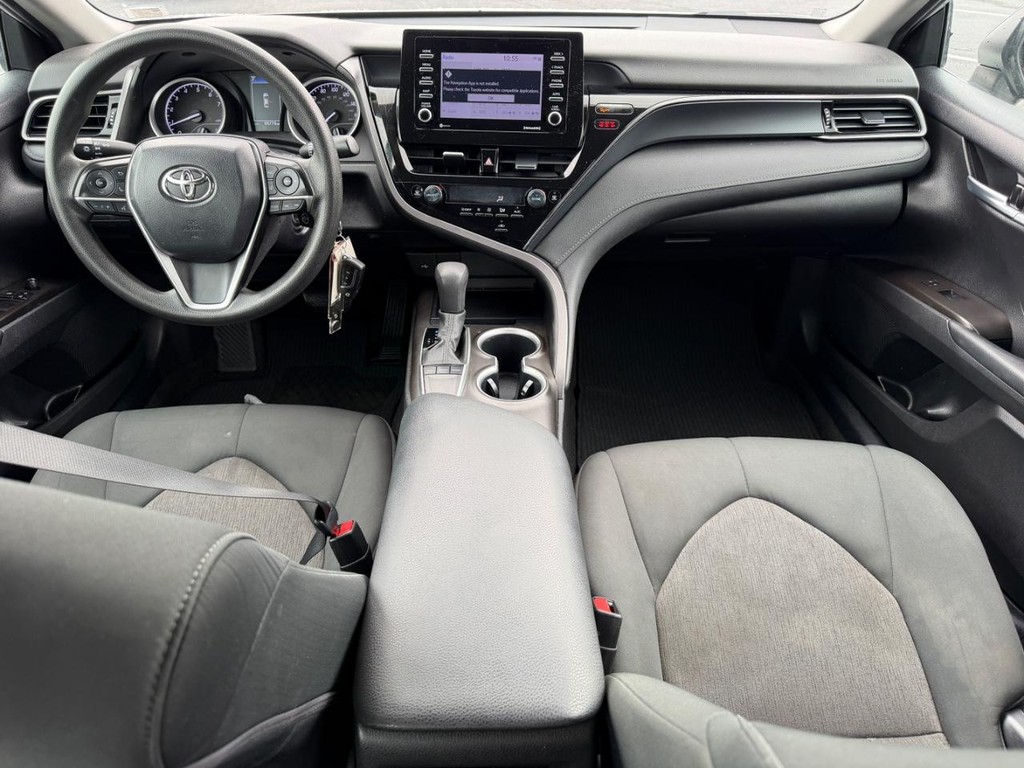 Toyota Camry Vehicle Full-screen Gallery Image 11
