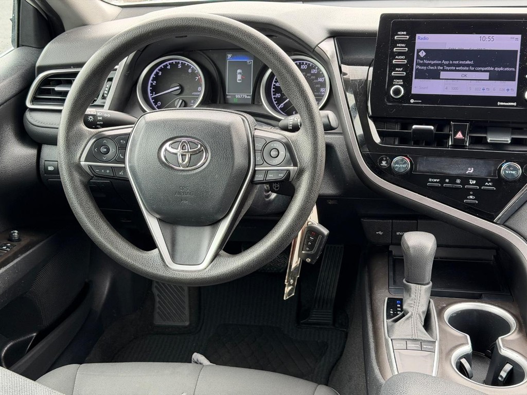 Toyota Camry Vehicle Full-screen Gallery Image 12