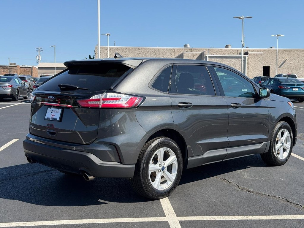 Ford Edge Vehicle Full-screen Gallery Image 03