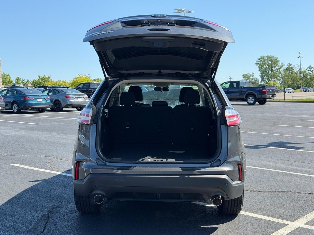 Ford Edge Vehicle Full-screen Gallery Image 04
