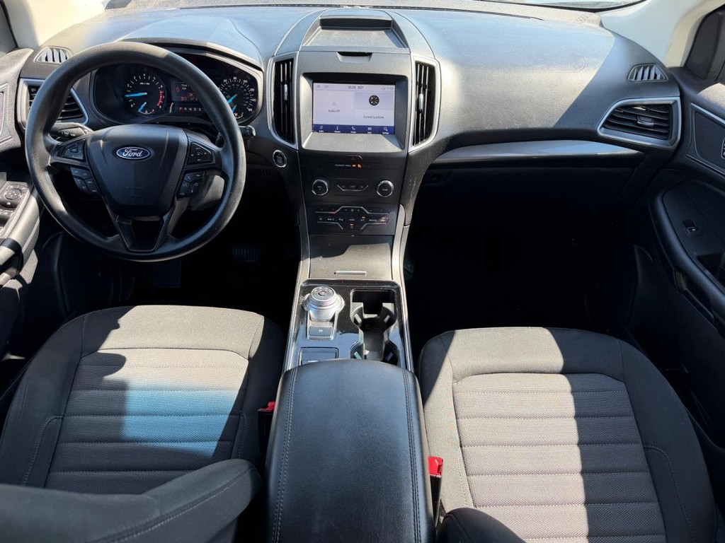 Ford Edge Vehicle Full-screen Gallery Image 10