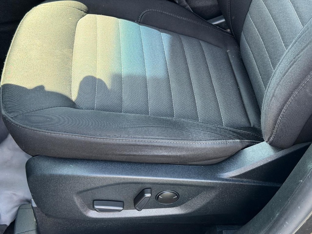 Ford Edge Vehicle Full-screen Gallery Image 21