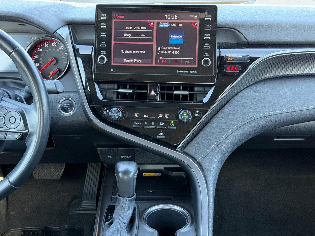 Toyota Camry Vehicle Full-screen Gallery Image 13