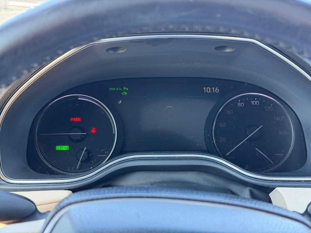 Toyota Avalon Vehicle Full-screen Gallery Image 21