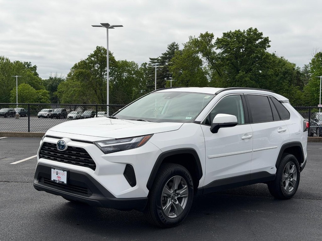 Toyota RAV4 Vehicle Full-screen Gallery Image 08