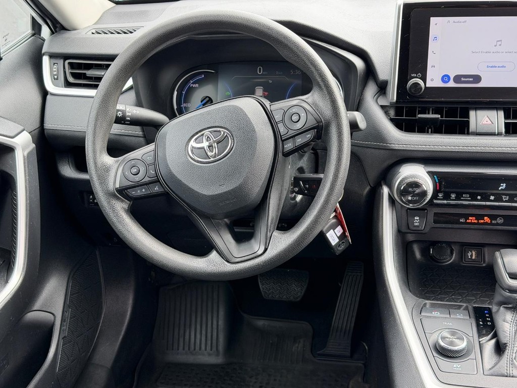 Toyota RAV4 Vehicle Full-screen Gallery Image 12