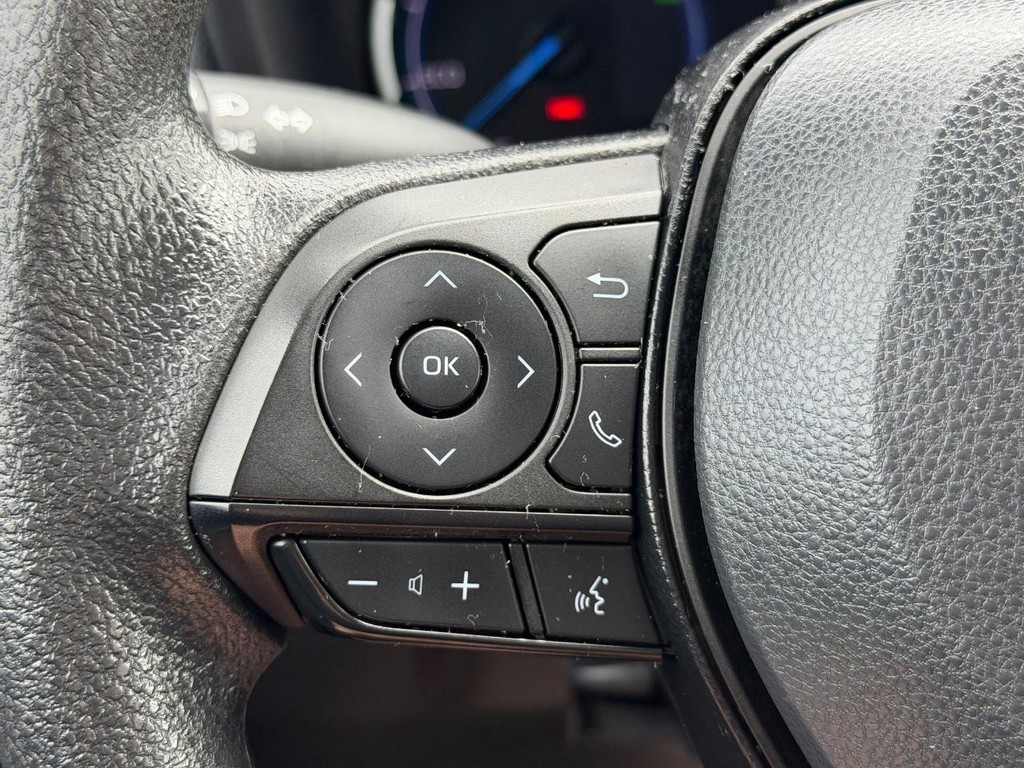 Toyota RAV4 Vehicle Full-screen Gallery Image 18