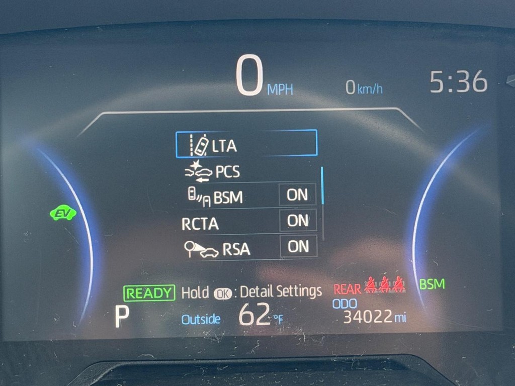 Toyota RAV4 Vehicle Full-screen Gallery Image 21