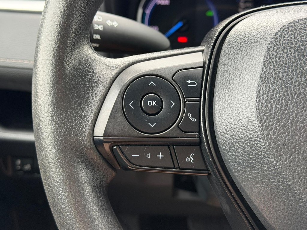 Toyota RAV4 Vehicle Full-screen Gallery Image 17