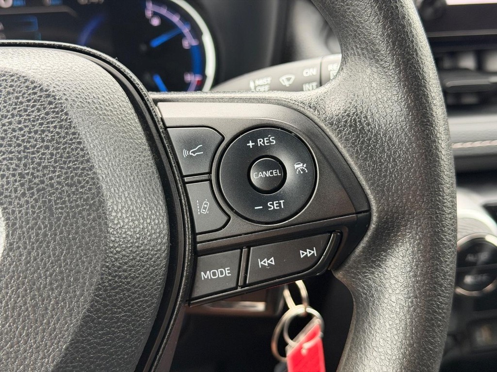 Toyota RAV4 Vehicle Full-screen Gallery Image 18