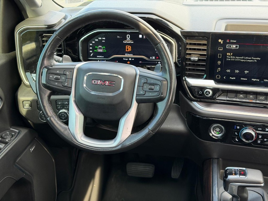 GMC Sierra 1500 Vehicle Full-screen Gallery Image 15