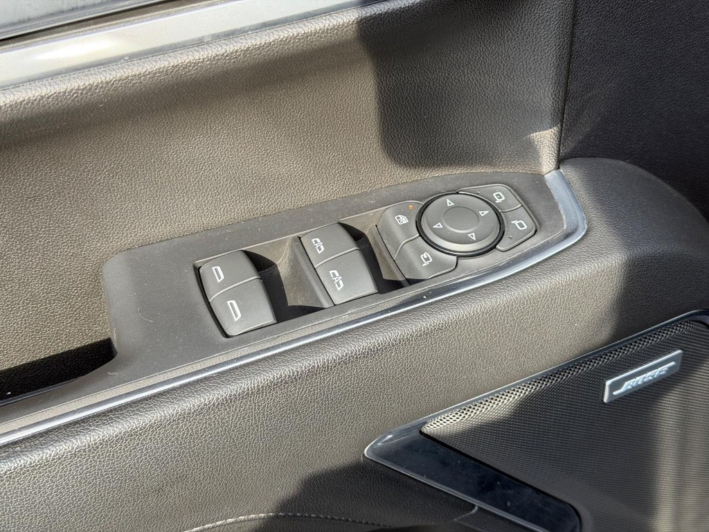 GMC Sierra 1500 Vehicle Full-screen Gallery Image 17