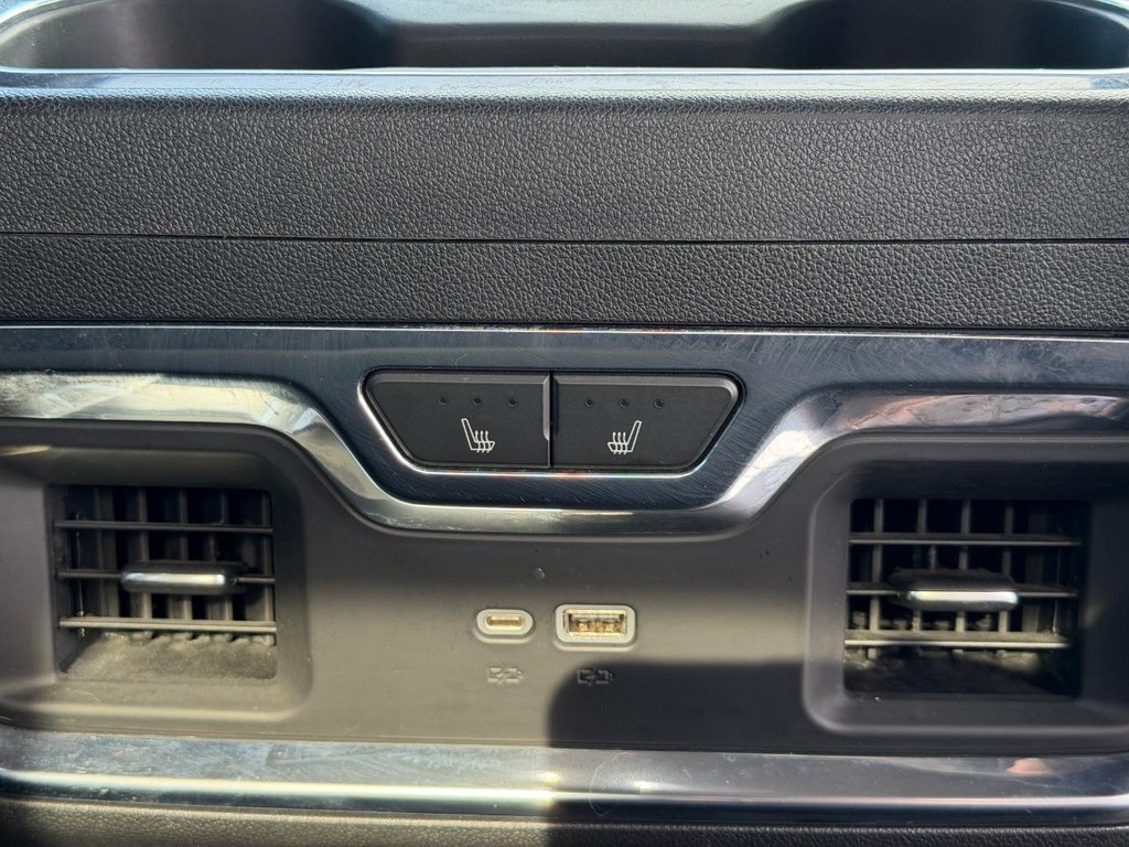 GMC Sierra 1500 Vehicle Full-screen Gallery Image 18