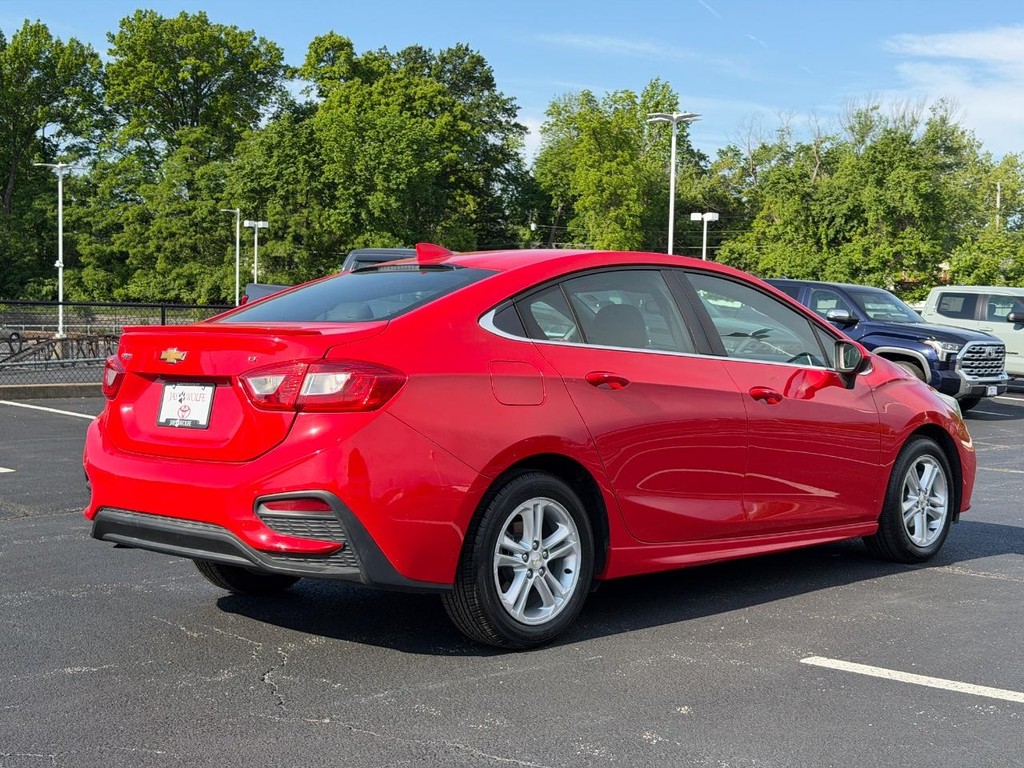 Chevrolet Cruze Vehicle Full-screen Gallery Image 03