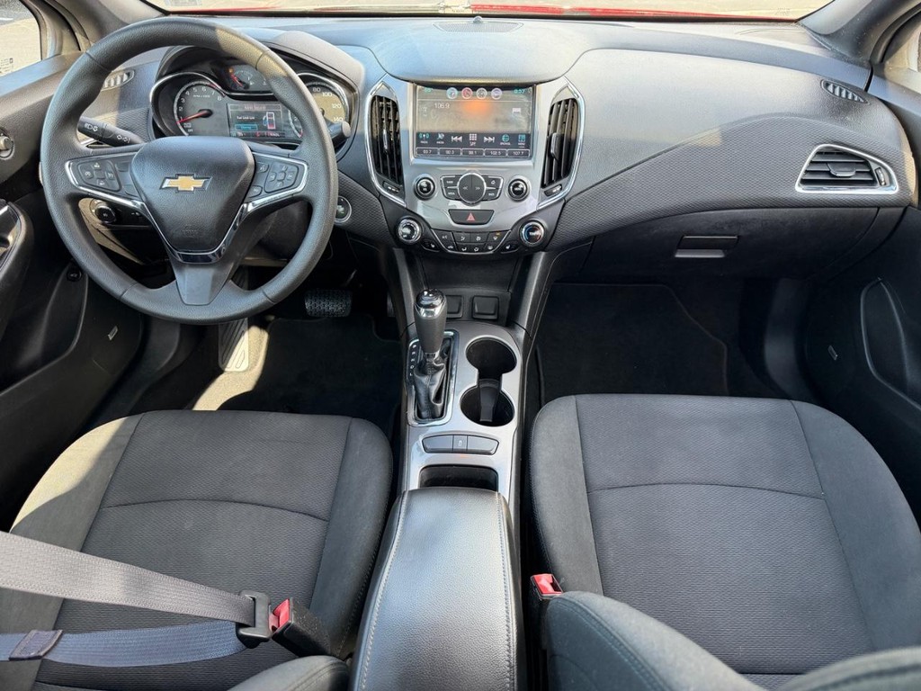 Chevrolet Cruze Vehicle Full-screen Gallery Image 09
