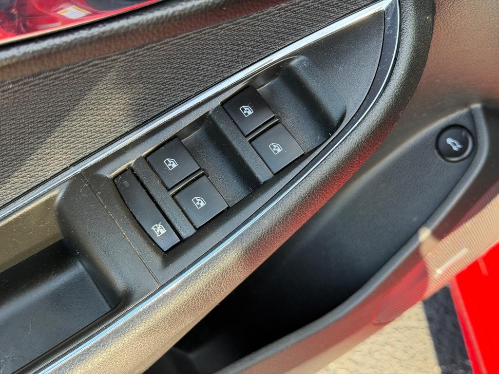 Chevrolet Cruze Vehicle Full-screen Gallery Image 13