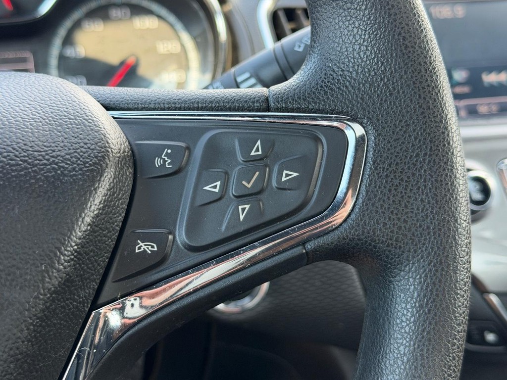 Chevrolet Cruze Vehicle Full-screen Gallery Image 16