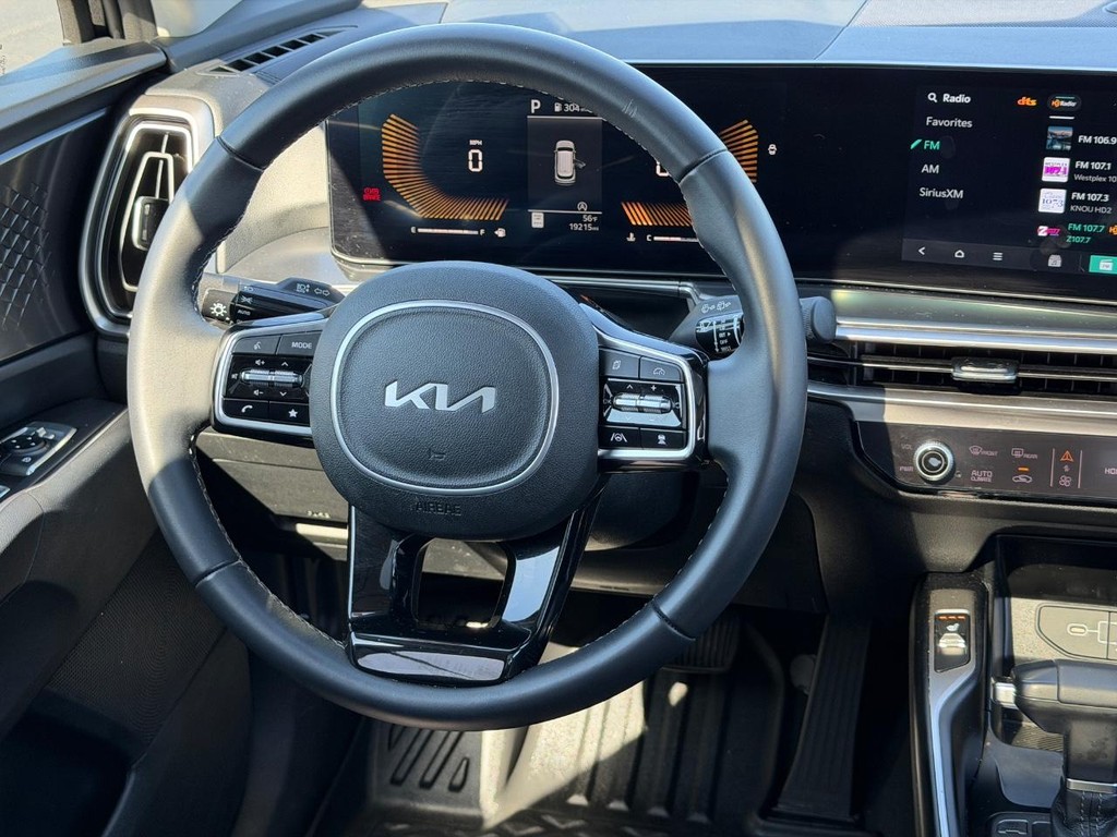 Kia Sorento Vehicle Full-screen Gallery Image 13