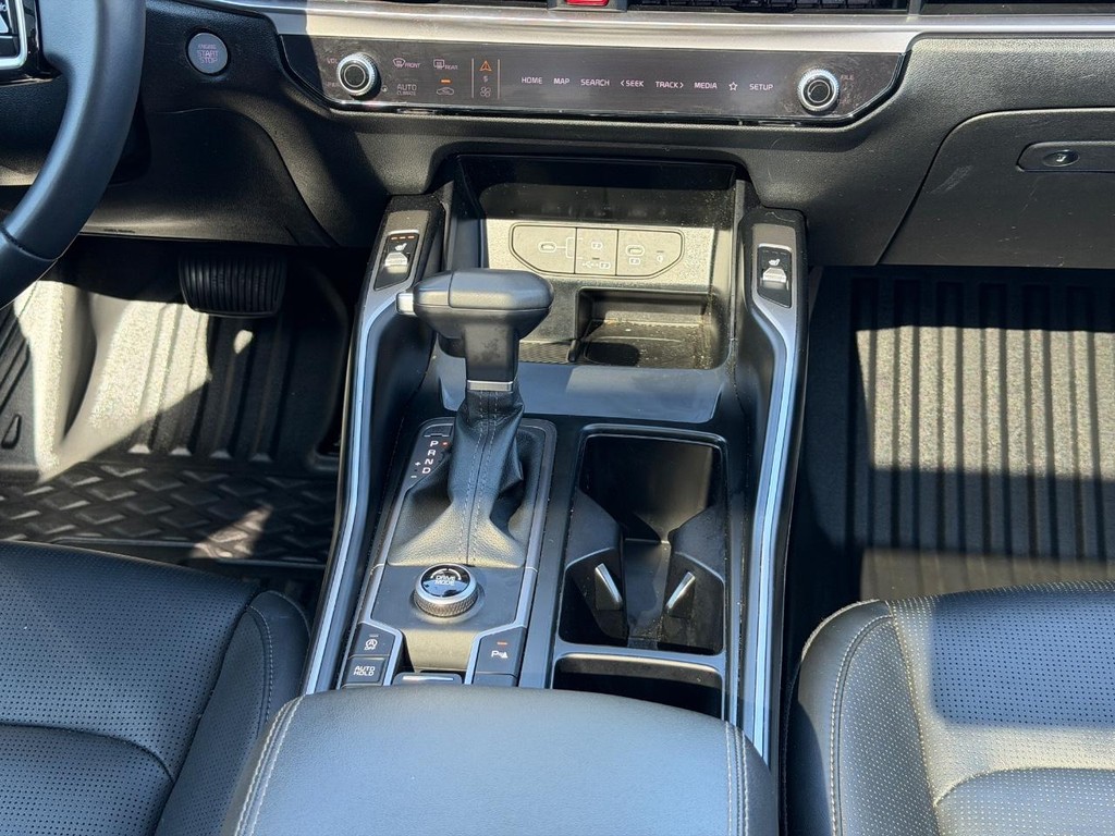 Kia Sorento Vehicle Full-screen Gallery Image 15