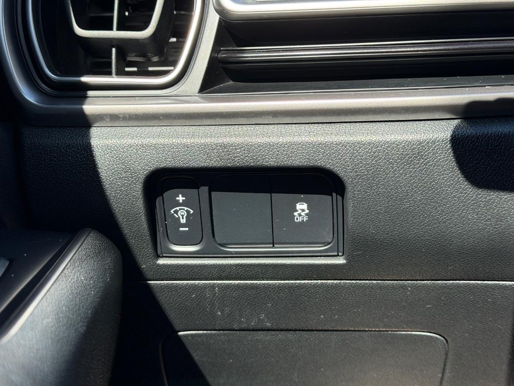 Kia Sorento Vehicle Full-screen Gallery Image 17