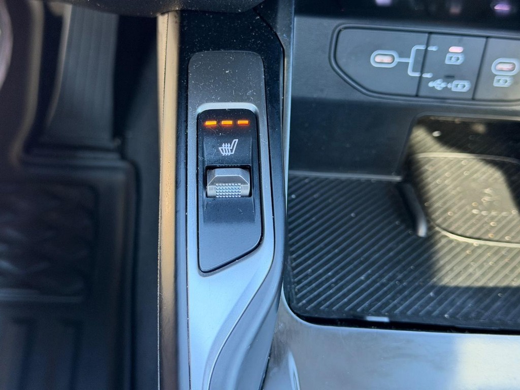 Kia Sorento Vehicle Full-screen Gallery Image 23
