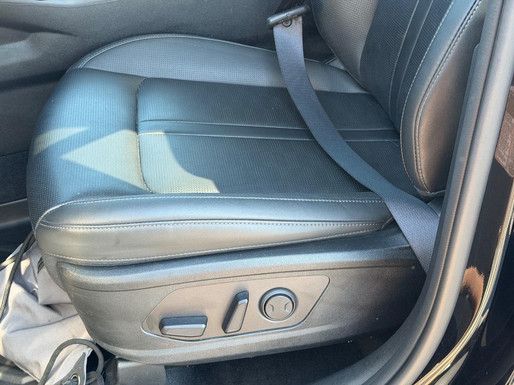 Kia Sorento Vehicle Full-screen Gallery Image 24