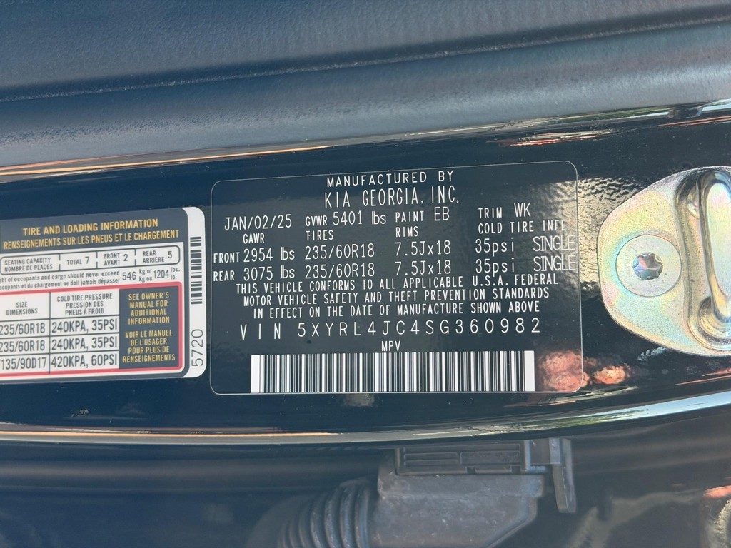 Kia Sorento Vehicle Full-screen Gallery Image 25