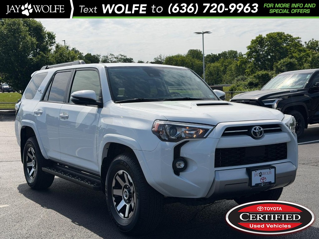 Toyota 4Runner Vehicle Full-screen Gallery Image 01