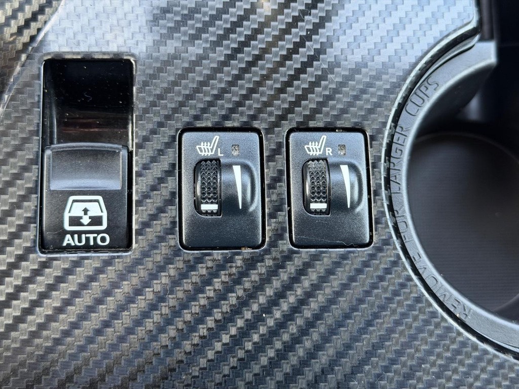 Toyota 4Runner Vehicle Full-screen Gallery Image 22