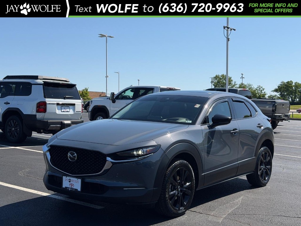 Mazda CX-30 Vehicle Full-screen Gallery Image 01