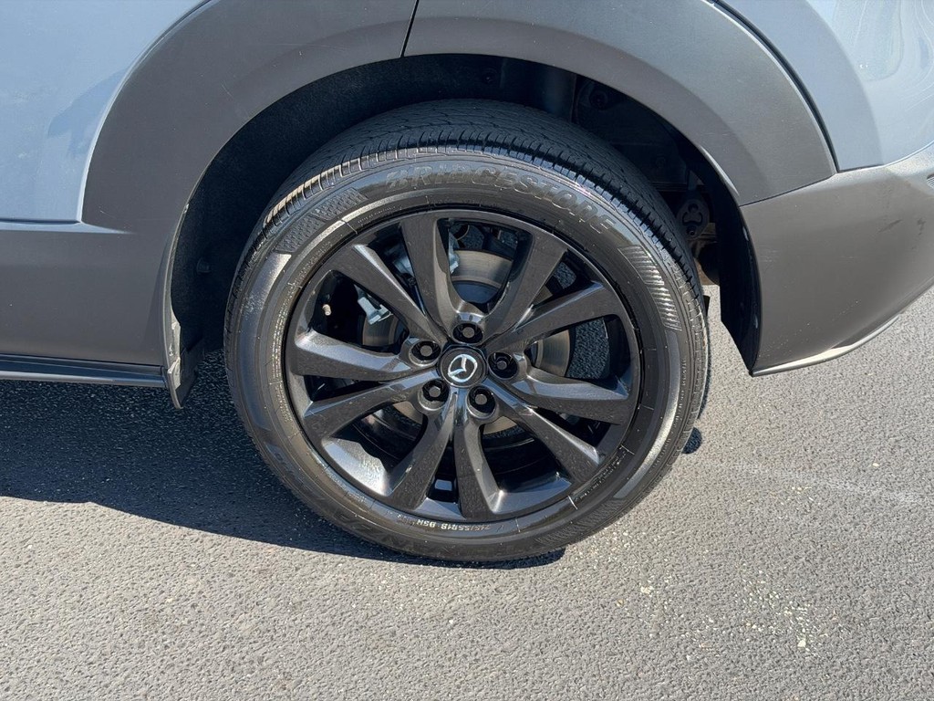 Mazda CX-30 Vehicle Full-screen Gallery Image 03