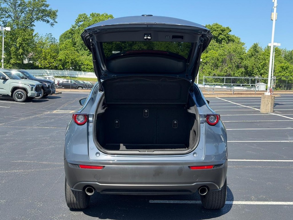 Mazda CX-30 Vehicle Full-screen Gallery Image 05