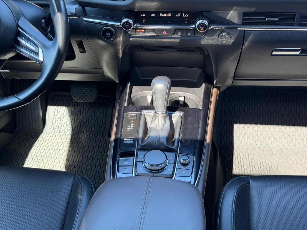 Mazda CX-30 Vehicle Full-screen Gallery Image 11