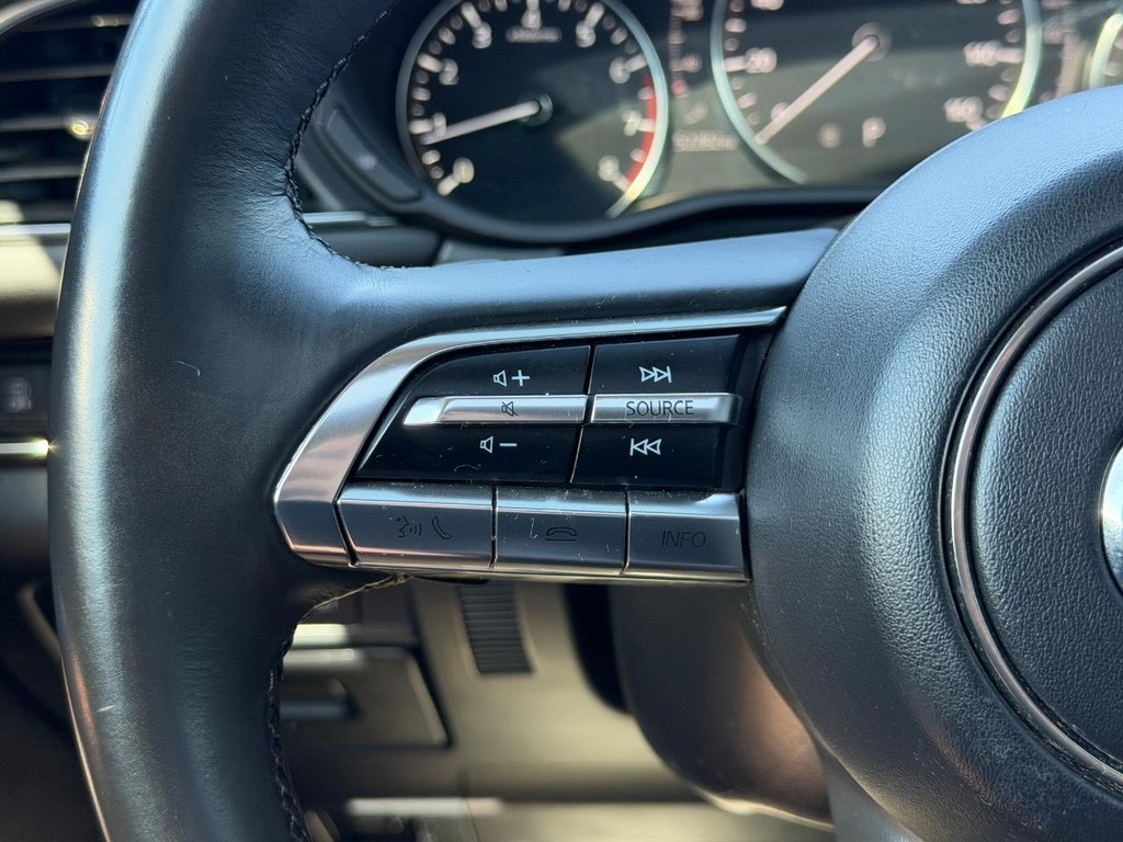 Mazda CX-30 Vehicle Full-screen Gallery Image 14