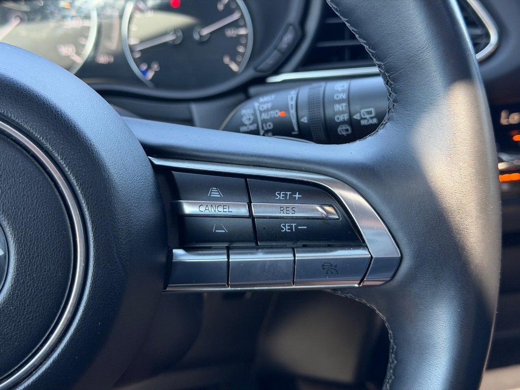 Mazda CX-30 Vehicle Full-screen Gallery Image 15