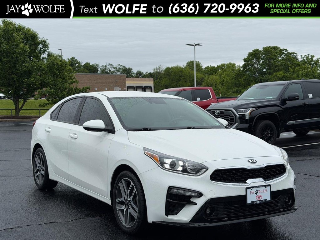Kia Forte Vehicle Full-screen Gallery Image 01