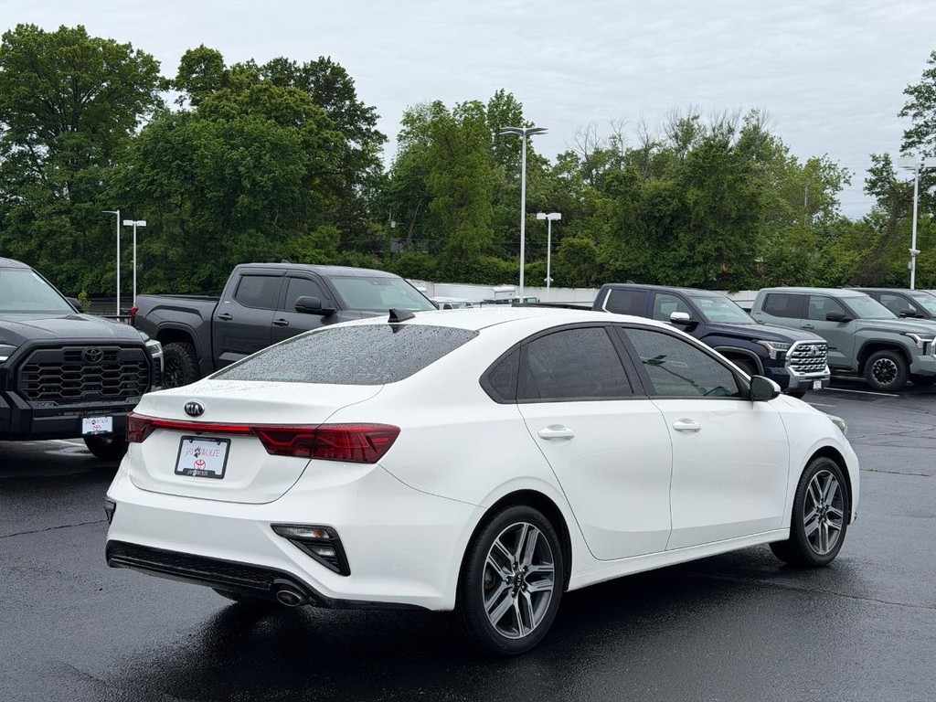 Kia Forte Vehicle Full-screen Gallery Image 03