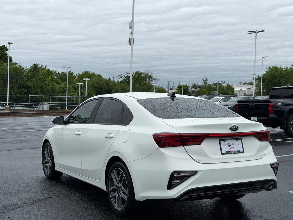Kia Forte Vehicle Full-screen Gallery Image 06
