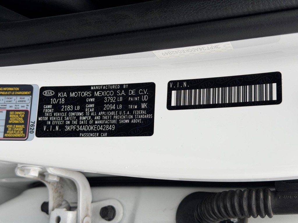 Kia Forte Vehicle Full-screen Gallery Image 23