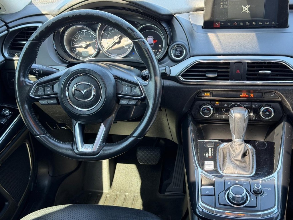Mazda CX-9 Vehicle Full-screen Gallery Image 09