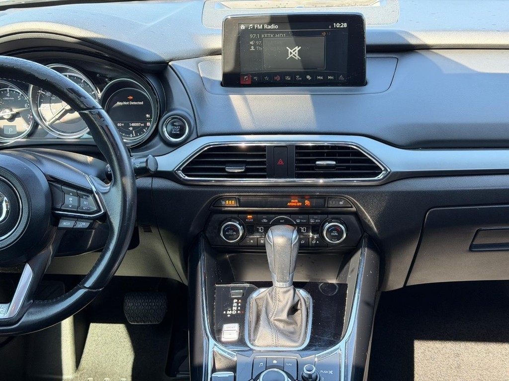 Mazda CX-9 Vehicle Full-screen Gallery Image 10