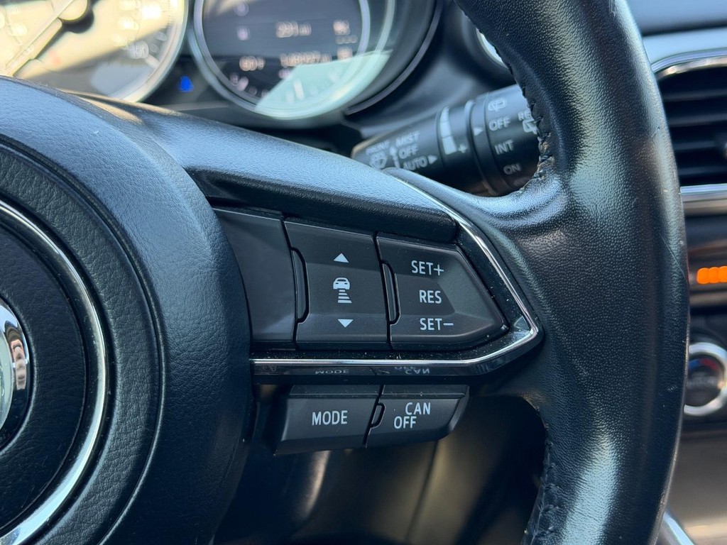 Mazda CX-9 Vehicle Full-screen Gallery Image 16