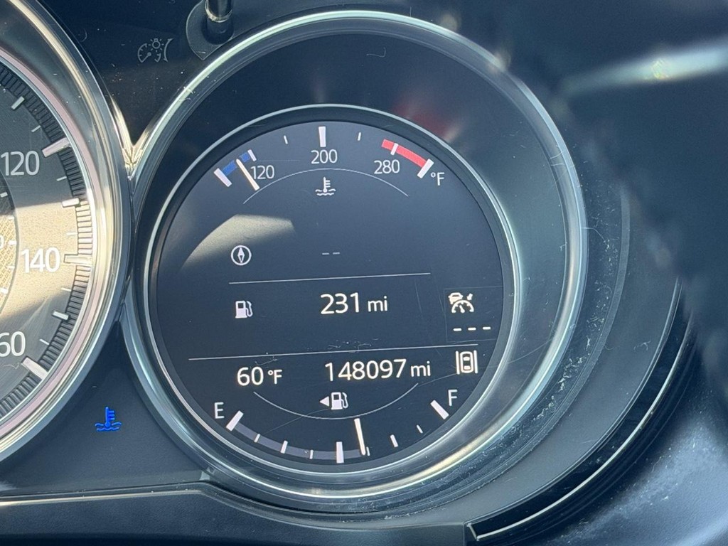 Mazda CX-9 Vehicle Full-screen Gallery Image 18