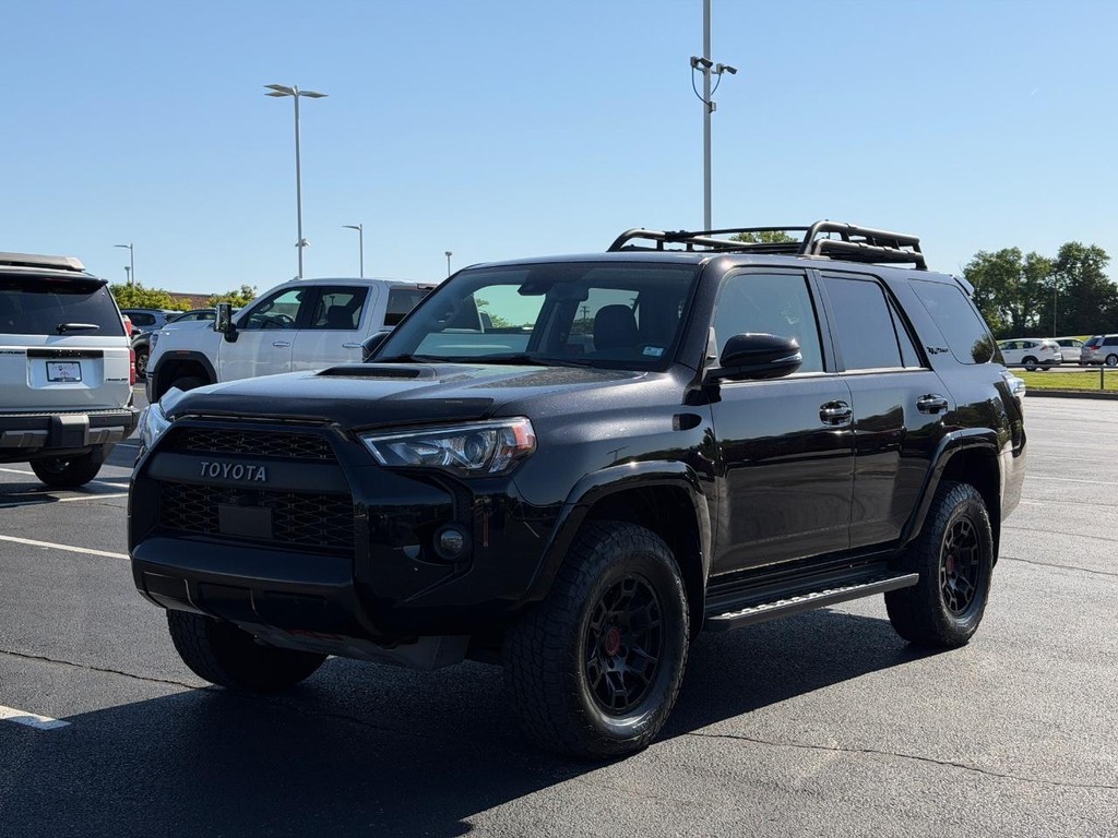 Toyota 4Runner Vehicle Full-screen Gallery Image 08