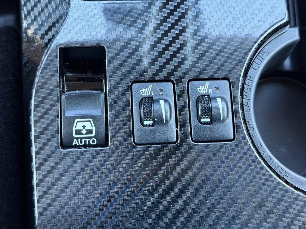 Toyota 4Runner Vehicle Full-screen Gallery Image 19