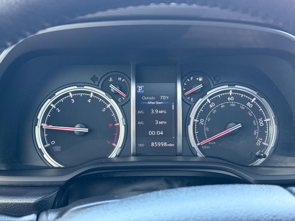 Toyota 4Runner Vehicle Full-screen Gallery Image 20