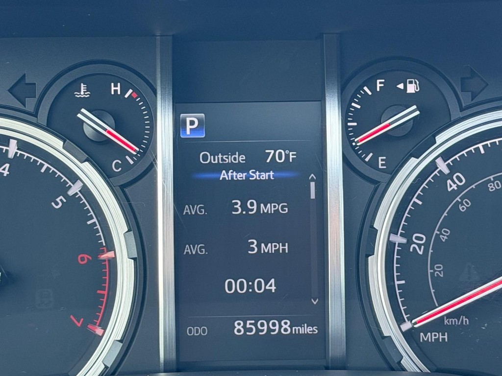 Toyota 4Runner Vehicle Full-screen Gallery Image 21