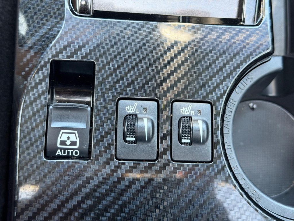 Toyota 4Runner Vehicle Full-screen Gallery Image 23